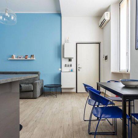 In Piazza A Isola Apartment Милано Екстериор снимка